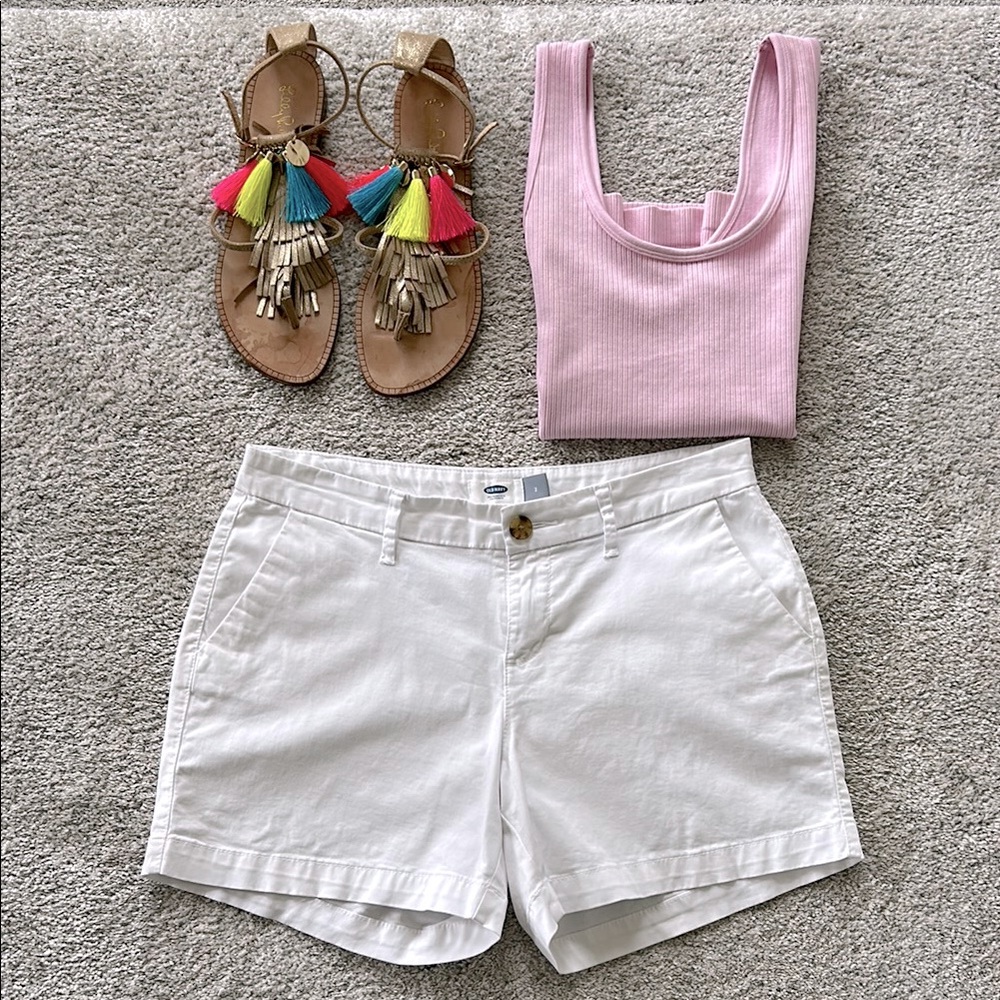Old Navy White Chino Shorts - Picture 1 of 4